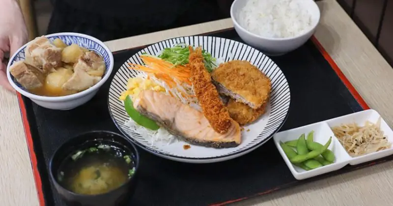竹北日式定食推薦！ 新竹浪漫食堂搬家道地日本家庭料理，炸蝦蕎麥麵必吃。