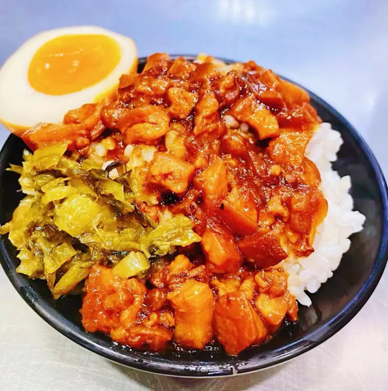 [台北小吃]內湖區內湖站「中興眷村-成功店」新開幕勾起兒時回憶的高cp眷村料理/各式麵食美味選擇豐富/乾淨店面小菜選擇多樣/附菜單