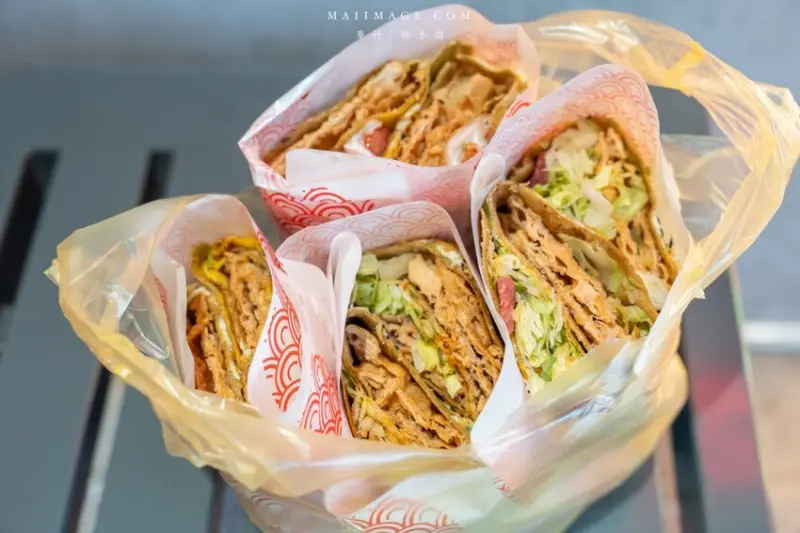 南京復興推薦美食！洪記煎餅果子天津風味征服味蕾，香麻帶勁一吃上癮。