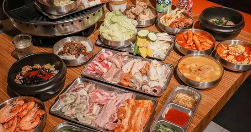 新竹燒烤吃到飽！肉大叔韓式燒烤辣炒年糕 炸雞 拌飯吃到飽超划算。