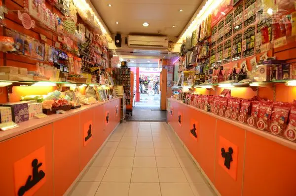 西門町最臉紅心跳、驚喜連連的保險套世界