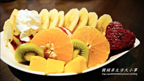 【食記/新北市】濃濃英式風格的下午茶餐廳♪♪騎士花園♪♪                
      