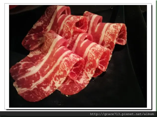 [食]辛殿麻辣火鍋 各種高級牛肉大口吃到飽