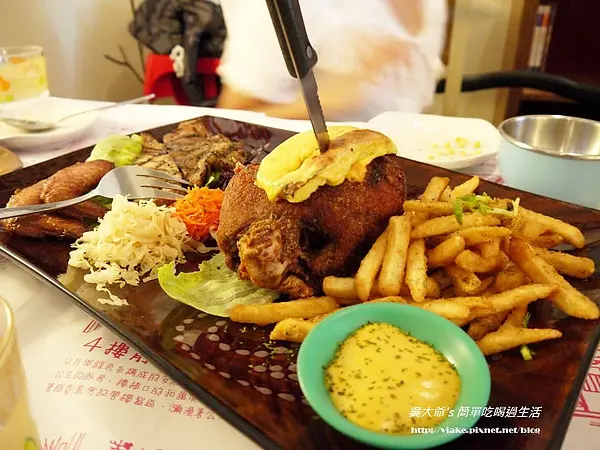 『食記』台中市．西區．華美街．德國祕密旅行(異國料理) 