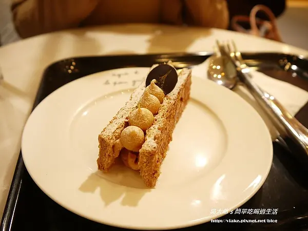 『食記』台北市．信義誠品．捷運市政府站．agnes.b(cafe)