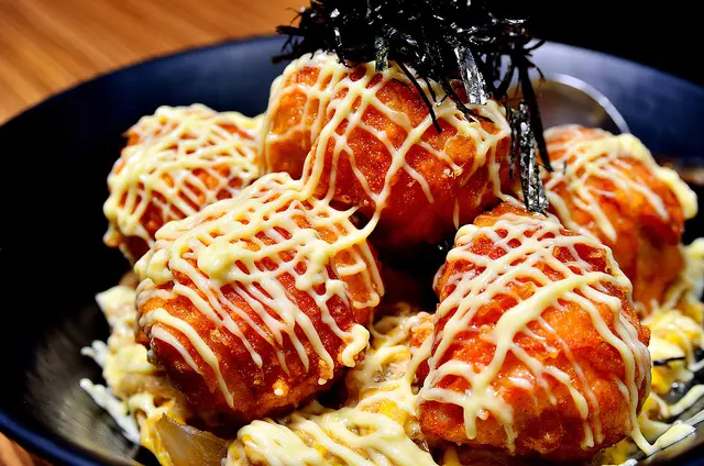 {桃園} 大份量的多汁炸雞丼～！菊之丼