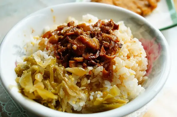 雲林虎尾→大口滷肉飯。呷飽、呷巧、呷健康