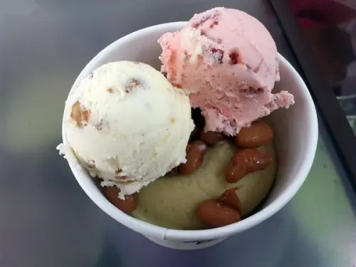 雲林虎尾→北楓彎豆冰。價格和口味都贏哈根大使的蜜果冰淇淋