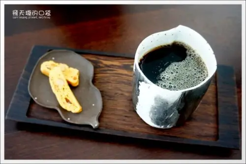 【台中下午茶】元生咖啡。環境很舒適的藝廊咖啡館推薦