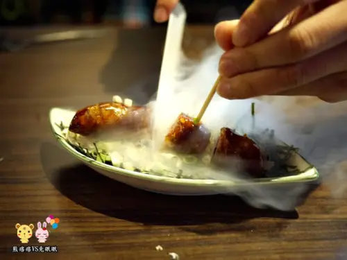 
【逢甲夜市】錦上花冰火香腸酒吧
