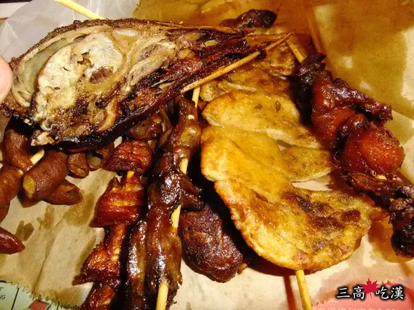 [一日遊食記] 初訪竹南小吃之旅－山東蔥油餅、擱再來包子、冠友魯肉飯、典發東山鴨頭