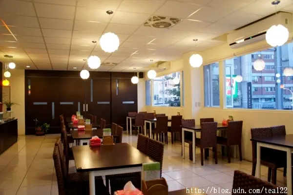 以新鮮蔬果熬成的高湯,美味天然.