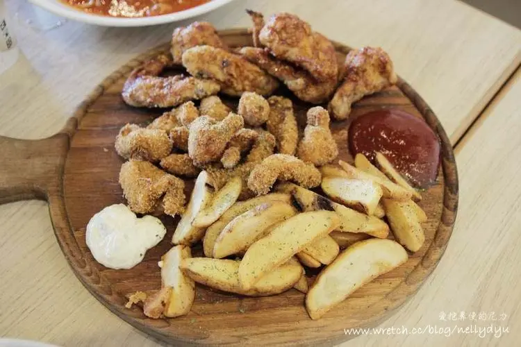 『食記』高雄前鎮。巢咖啡簡約餐點，輕鬆舒適環境（24小時營業）