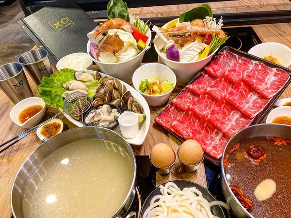(板橋火鍋) XO shabu shabu 韓系簡潔火鍋 獨特湯頭 精緻菜盤 大顆生蠔牡蠣 prime級牛肉 冰淇淋吃到飽