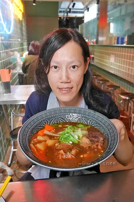 吃。台北大安《呷咪》宵夜也可以吃到好吃的牛肉麵囉。市民宵夜推薦。東區宵夜推薦