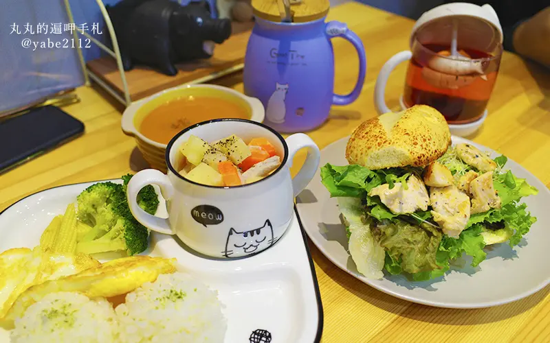 南港區咖啡廳推薦。幸福肥計劃咖啡店。貓奴必訪手作早午餐、手作甜點。不限時南港展覽館貓咪咖啡廳好療癒(菜單Menu價格)