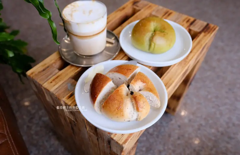 彰化美食│Wonderfool cafe-限量的好吃貝果，搭配咖啡，就是美好的早午餐 - 藍色起士的美食主義