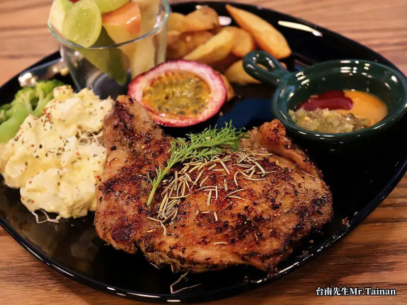 台南早午餐／晚餐限定韓式炸雞新上市／韓國空運原物料／嚴選食材現點現做／用料實在營養滿分／堅持不用加工半成品