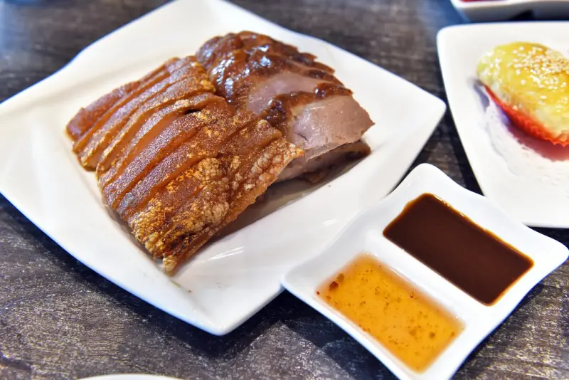 [台北中山] 紅磡新飲茶-林森店，台北必吃道地港式飲茶推薦，點心大菜上百種美食道道美味，下午茶宵夜點心推薦！