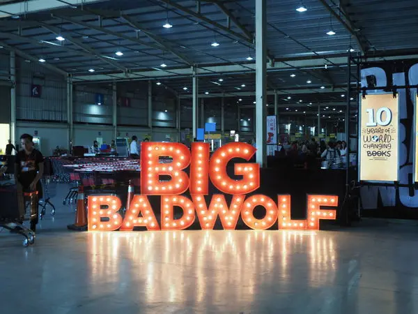 11/22-12/03"大野狼國際書展"來台中國際展覽館囉!超低折扣超優惠，讓你買到賺到，愛看書的朋友趕快來喔!