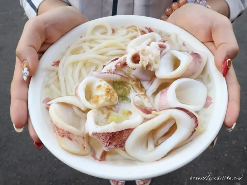 卷粉家│台中也吃的到鮮甜的小卷米粉湯囉，還可免費加湯唷