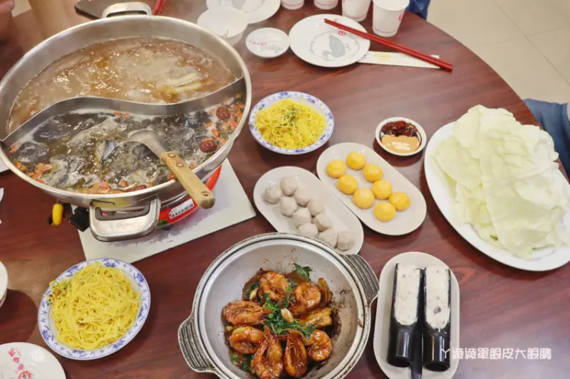 新竹薑母鴨帝王食補湳雅店，這家薑母鴨還有松露雞跟金瓜泡芙球 - ㄚ綾綾單眼皮大眼睛