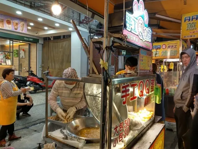 開運屋 手工QQ地瓜球 ︱蘆洲夜市 排隊排最長的地瓜球 ︱原味、梅粉多種口味地瓜球