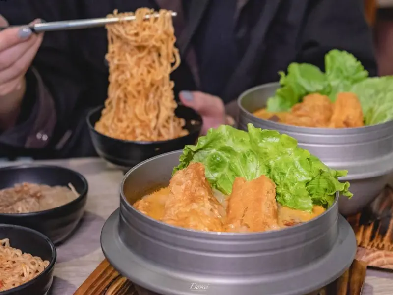 高雄左營｜發式-冬天必吃的美食，藏在市場裡的麻奶鍋