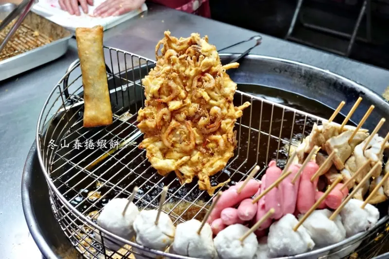 【宜蘭】冬山春捲蝦餅 酥脆涮嘴地瓜蝦餅 韭菜春捲 冬山排隊美食