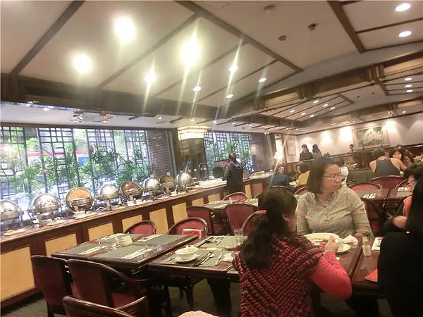 [MiuMiu愛美食.飯店自助餐]台北馥敦飯店南京館　飯店午餐也有好吃的漂亮點心!
