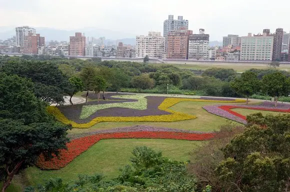 古亭河濱公園賞繽紛花海