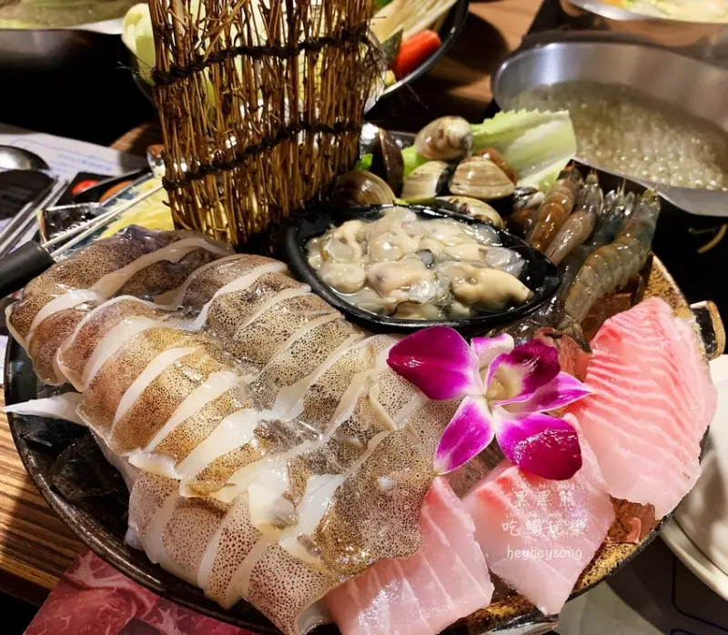 《台北美食》饞鬥鍋物水源店│打卡送肉肉│近淡水捷運站 (含菜單)