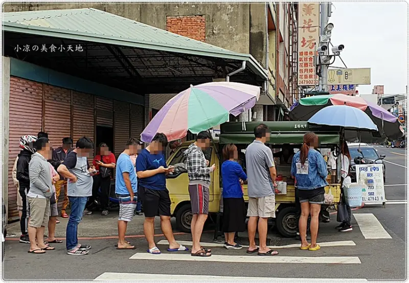 阿南小籠湯包║台中排隊早餐，現包現蒸純手工製，皮薄汁多加辣更對味…..