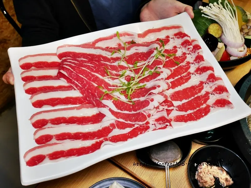 【松山火鍋】肉多多火鍋 #台灣火鍋第一品牌 #套餐只要$299 #自助吧無限供應 #後山埤站