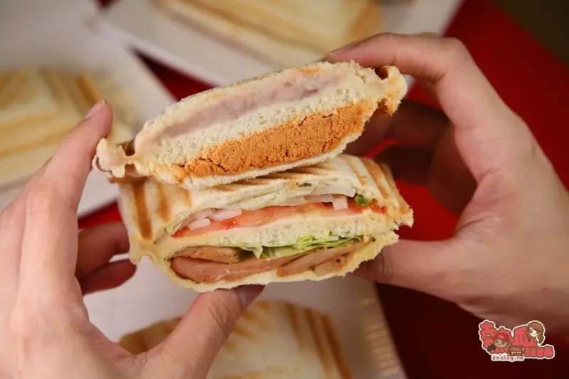 【台南美食】帶毛孩子一起來用餐，給飼主與寵物的友善餐廳：貓午茶 - 熱血玩台南。跳躍新世界