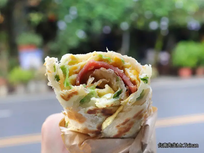 台南蔥抓餅／每日限量供應／用料實在吃飽吃滿／下午茶散步點心／連小朋友都愛吃／銅板美食物超所值