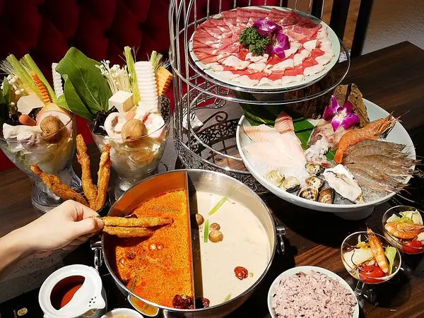 海棠春食膳鍋物 - 基隆仁愛區近廟口夜市火鍋、精緻個人鍋，港式煲湯滿滿精華一次擁有，套餐組合精緻有特色，連餐後甜點也讓人念念不忘