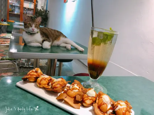 江子翠●晴子冰室-可口月鳥雞蛋糕-貓咪-飲料-創意冰品-不限時附插座 @跟著Julie一起走吧