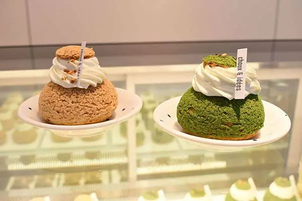 高雄甜食【choux & idées憶點甜．手做甜點】一個人也可以好好享受／小街小巷中的法式手工泡芙／每天限量供應／大溪地香草／玄米茶