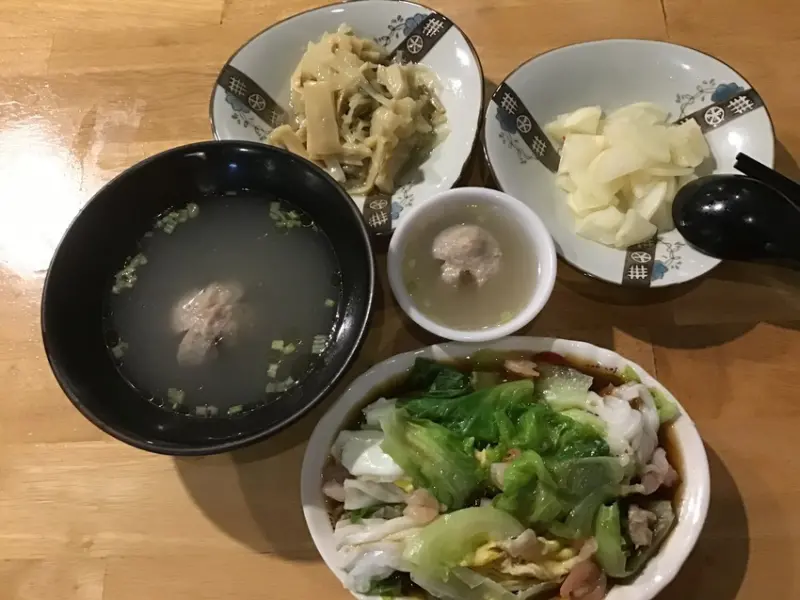 內壢溫馨小吃[熊熊來麵館] 以客為尊、親切、熱誠、有回家的感覺