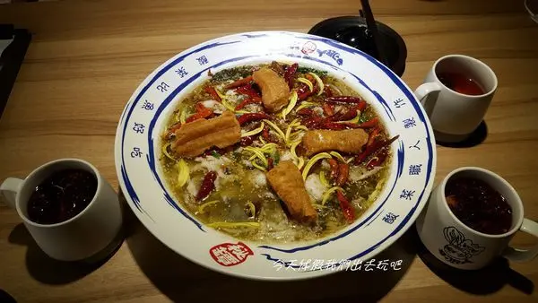 刁民酸菜魚。我不是愚民我是刁民.專門吃酸菜魚的/逢甲夜市美食