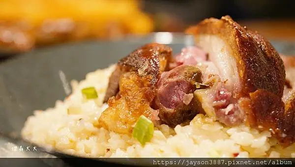 【食記】台北| 南京復興* 舒曼六號餐館(南京店) 森林秘境歐式特色豬腳餐酒館