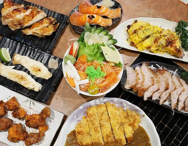 鑫都居食屋 - 桃園藝文特區日式料理推薦， 價格親切的多種日式餐點最適合揪人大吃一頓