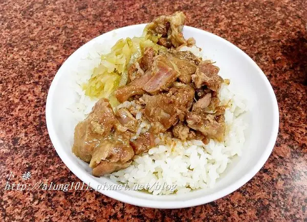 小祿ㄟ小食記 / 楊媽媽炒飯水餃專賣 / 近高雄三民建興市場 / 筋肉飯好吃~