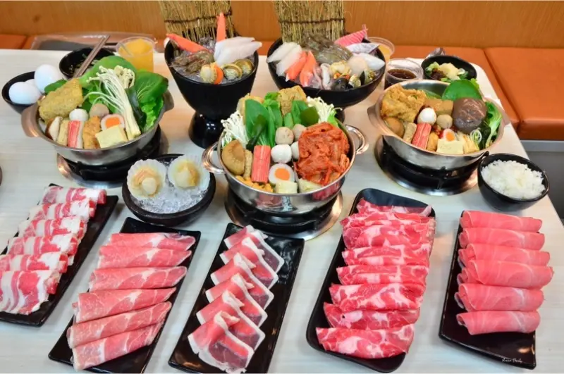 | 高雄美食 |新開的小火鍋優惠超多/飲料冰沙無限暢飲/玖賀家平價鍋物