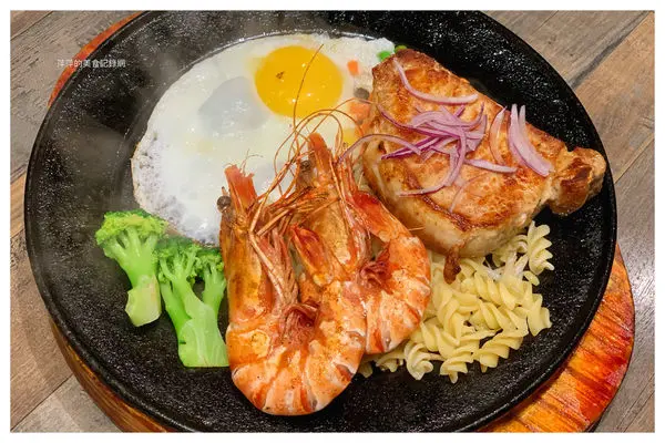 【新店美食】爭厚厚切牛排 板橋亞東原創(新店中正店) ~  新店牛排/大坪林美食❤️濃湯.麵包.飲料.冰淇淋無限享用(附菜單) - 捷運大坪林站