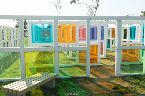 台中景點》水湳普普風濾色地景裝置藝術 馬卡龍濾鏡彩色迷宮 台中免費新景點 - 艾莉絲愛旅行
