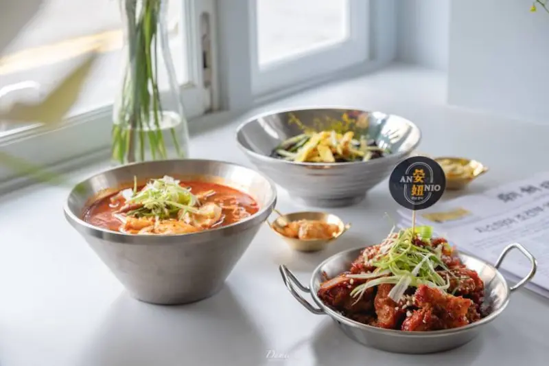 高雄楠梓｜Annio安妞韓食-花香滿溢，宛如花店般的韓式料理店