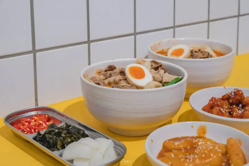 台北東區美食｜安妞韓辣燙-台式煮法、韓式湯頭，飽足感十足的韓式麻辣燙