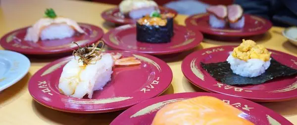 [高雄美食] 高雄第一家壽司郎路邊店開幕啦- 40元起日系迴轉壽司 /壽司郎中正店 /信義國小站/ 壽司郎訂位